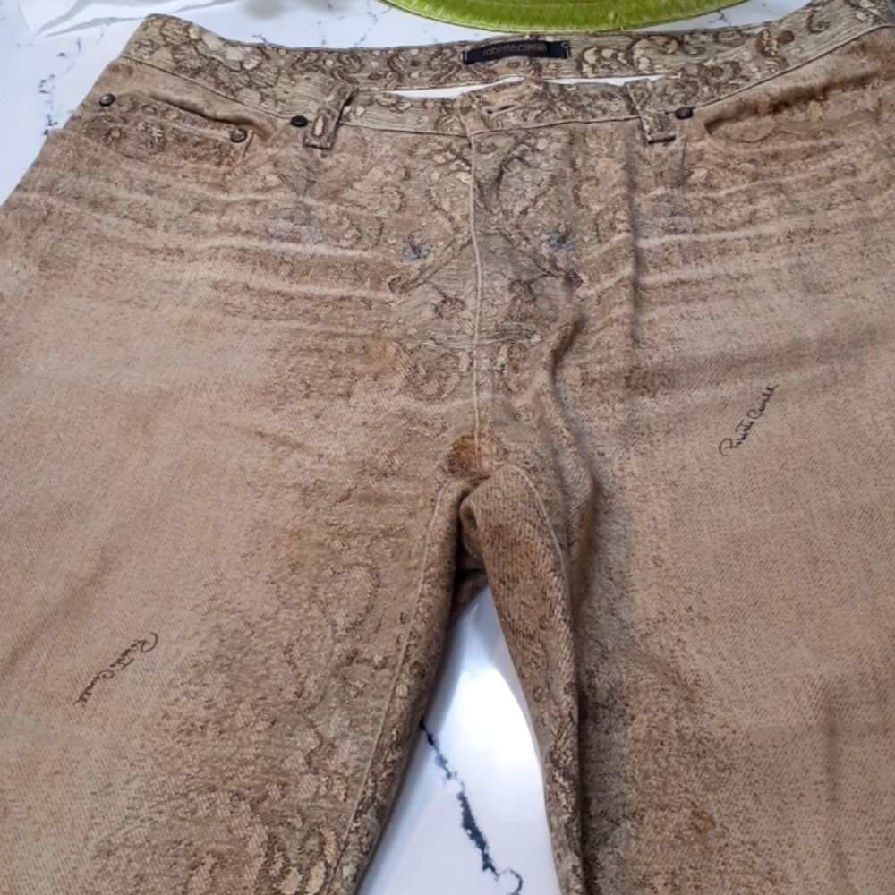Adorable gold leaf, signed, floral print top of pant and lower pant legs Roberto